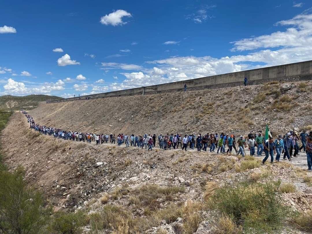 Agricultores de Chihuahua toman la presa La Boquilla para que la Conagua extraiga agua