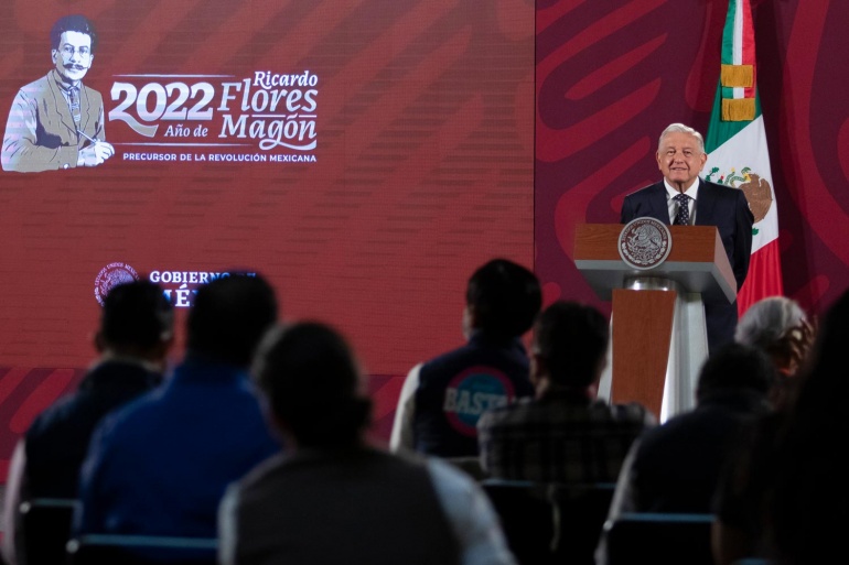 El INE afirma que decreto no aplica en la Revocación de Mandato y ordena a AMLO retirar mañaneras