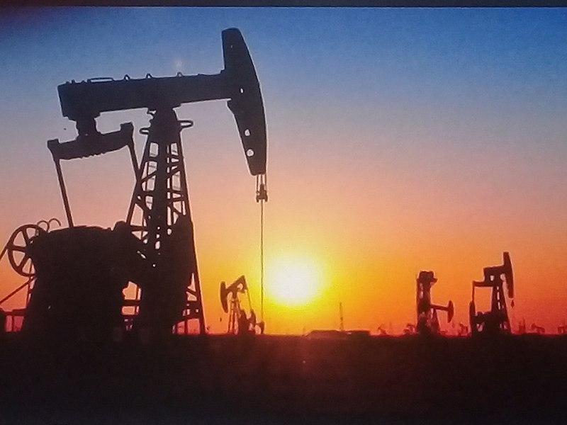 Precio de petróleo aumenta a más de 110 dpb frente al estancamiento del conflicto en Ucrania