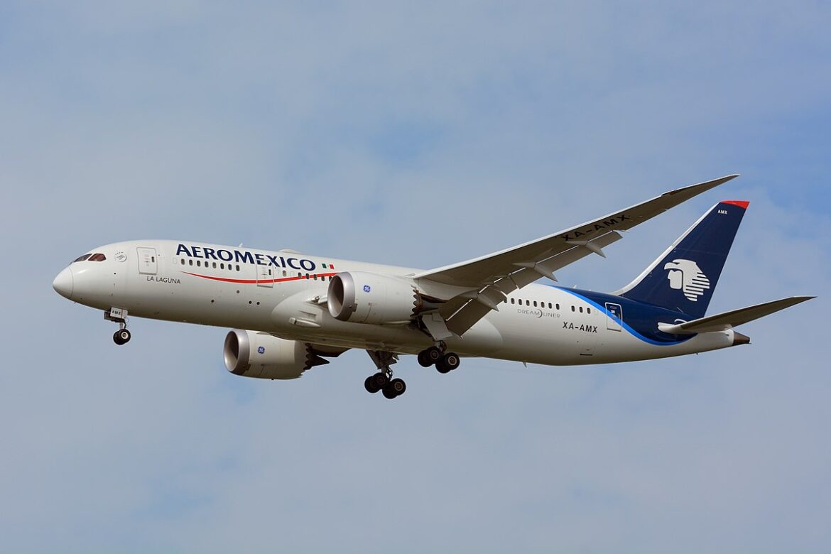 Acciones de Aeroméxico caen 26.4 por ciento tras venta de acciones