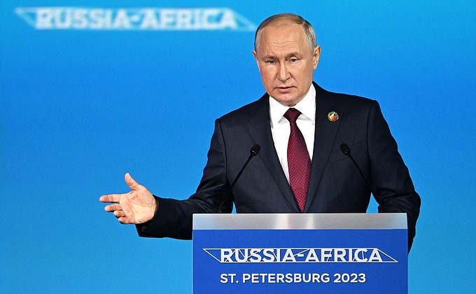 Putin pide fin de las restricciones en granos y fertilizantes para enviar ayuda a África