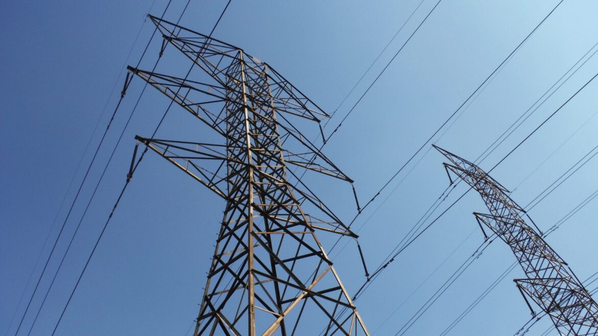 SCJN declara improcedente alegato de la Sener para frenar amparos contra la Ley Eléctrica