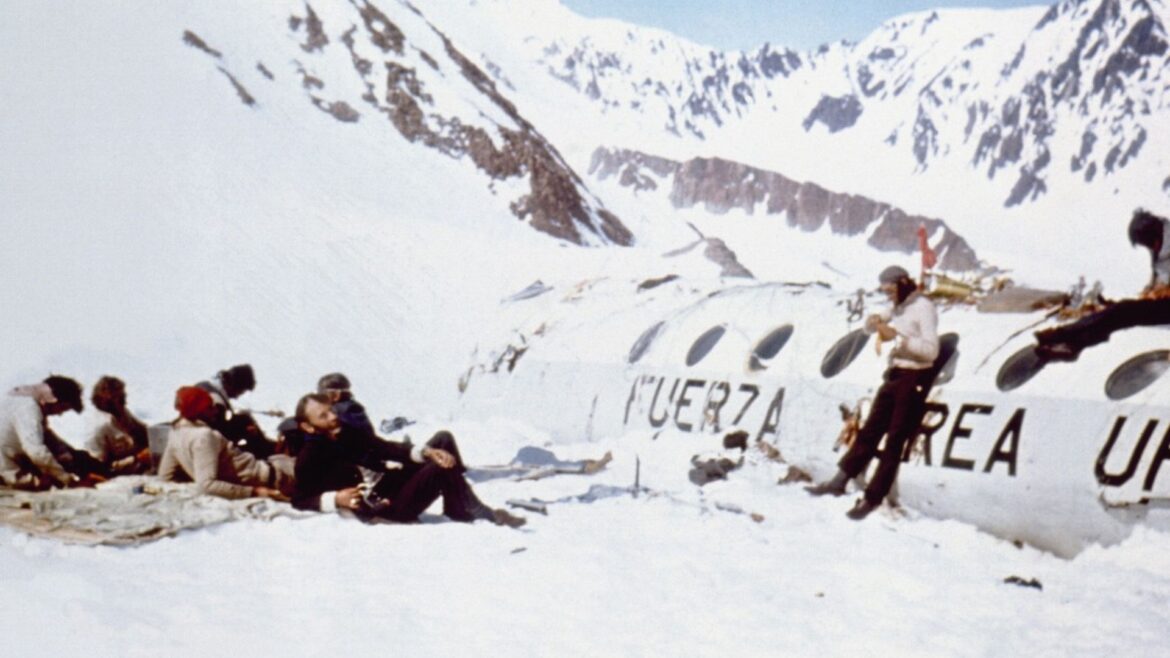 «La Sociedad de la Nieve» | A 50 años del accidente aéreo las dudas sobre sus causas siguen vigentes
