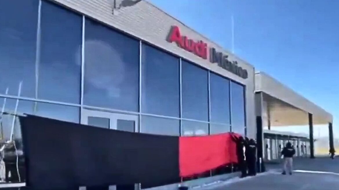 Trabajadores de Audi en Puebla inician huelga en demanda de un aumento salarial