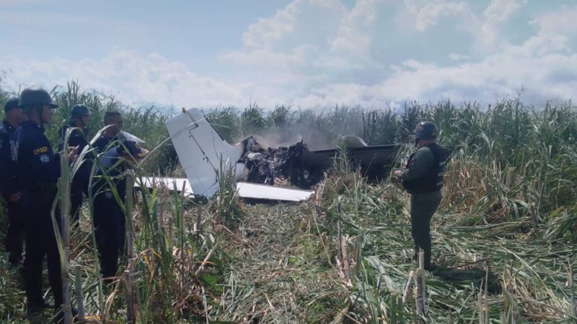 Dos mexicanos fallecen en accidente de avioneta en Venezuela vinculada al crimen organizado
