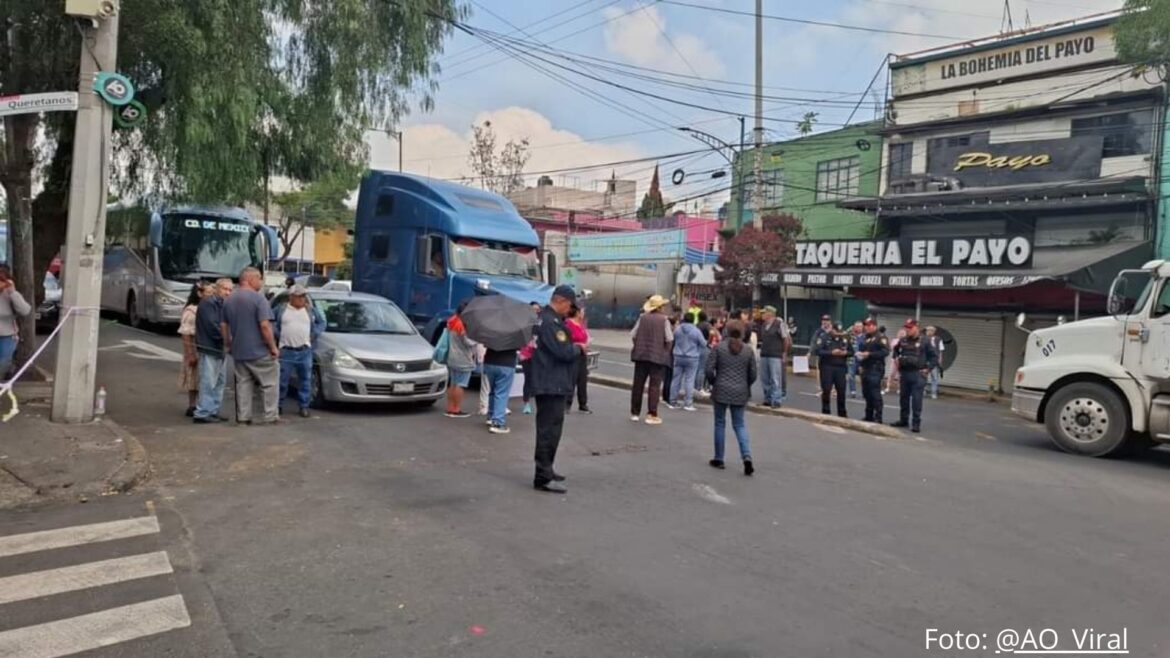 Vecinos de Álvaro Obregón, en la CDMX, bloquean avenida por desabasto de agua durante meses