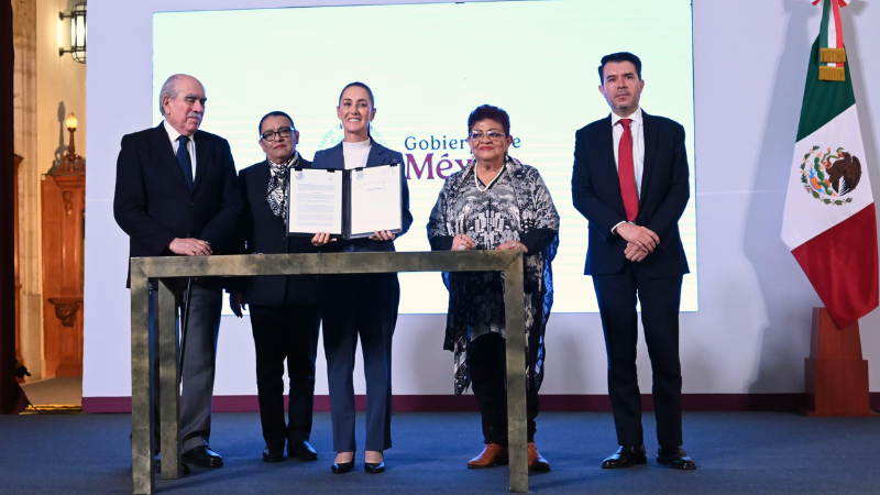 Claudia Sheinbaum firma decreto de disculpa por la masacre del 2 de octubre de 1968