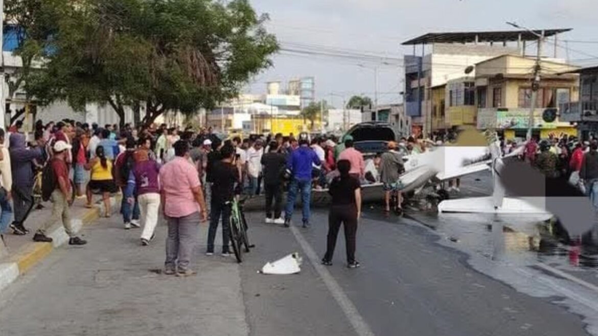 Tragedia en Ecuador: 2 Muertos tras caída de avioneta militar en plena calle