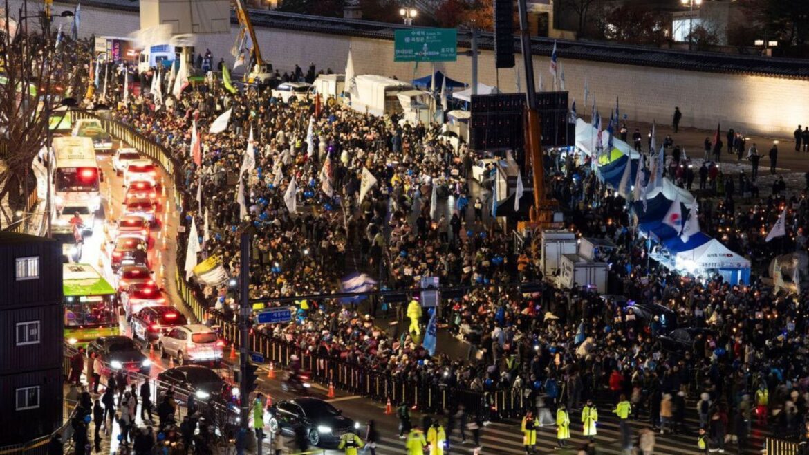 Corea del Sur en crisis: Yoon Suk-yeol declara ley marcial y desata protestas masivas