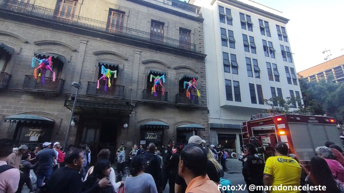 Incendio en la pastelería La Ideal de la CDMX: bomberos controlan el fuego sin reportar lesionados