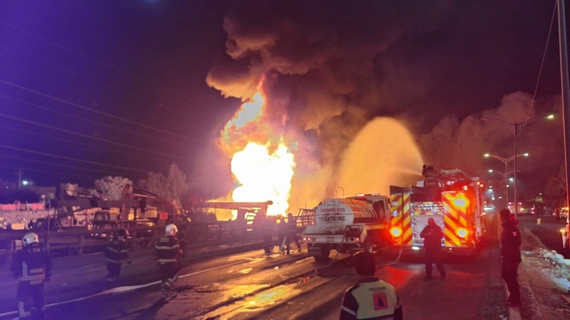 Incendio en lumbrera del Río de los Remedios moviliza a servicios de emergencia en Gustavo A. Madero