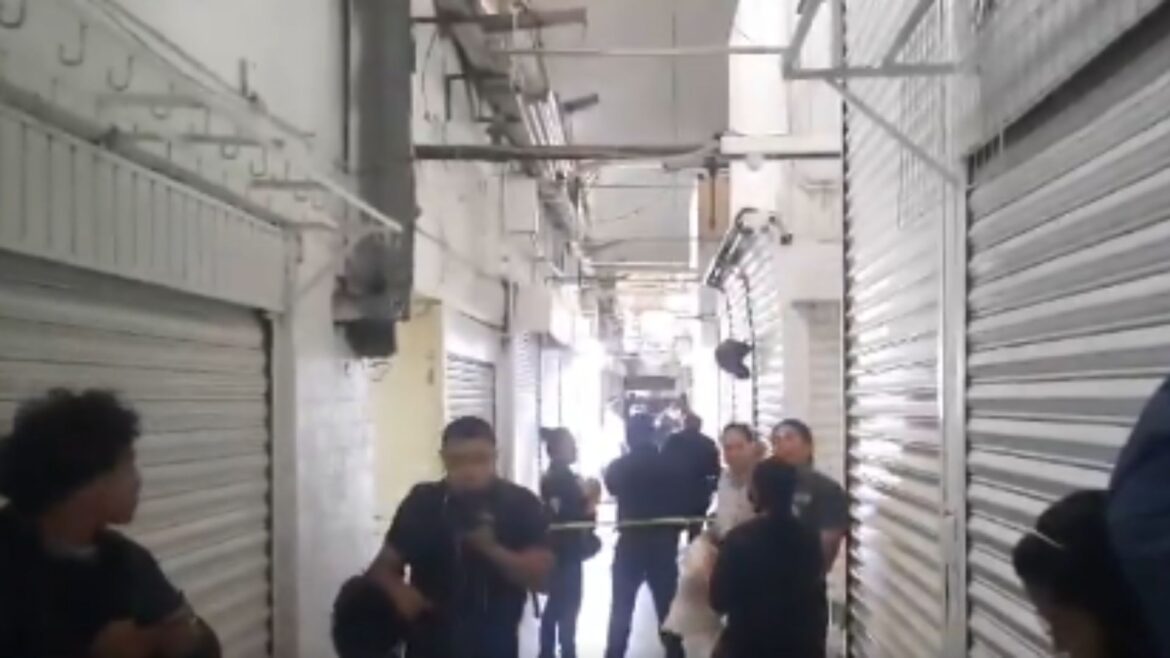 Joven asesinado a tiros frente a su madre en el Mercado 14 de Tepito