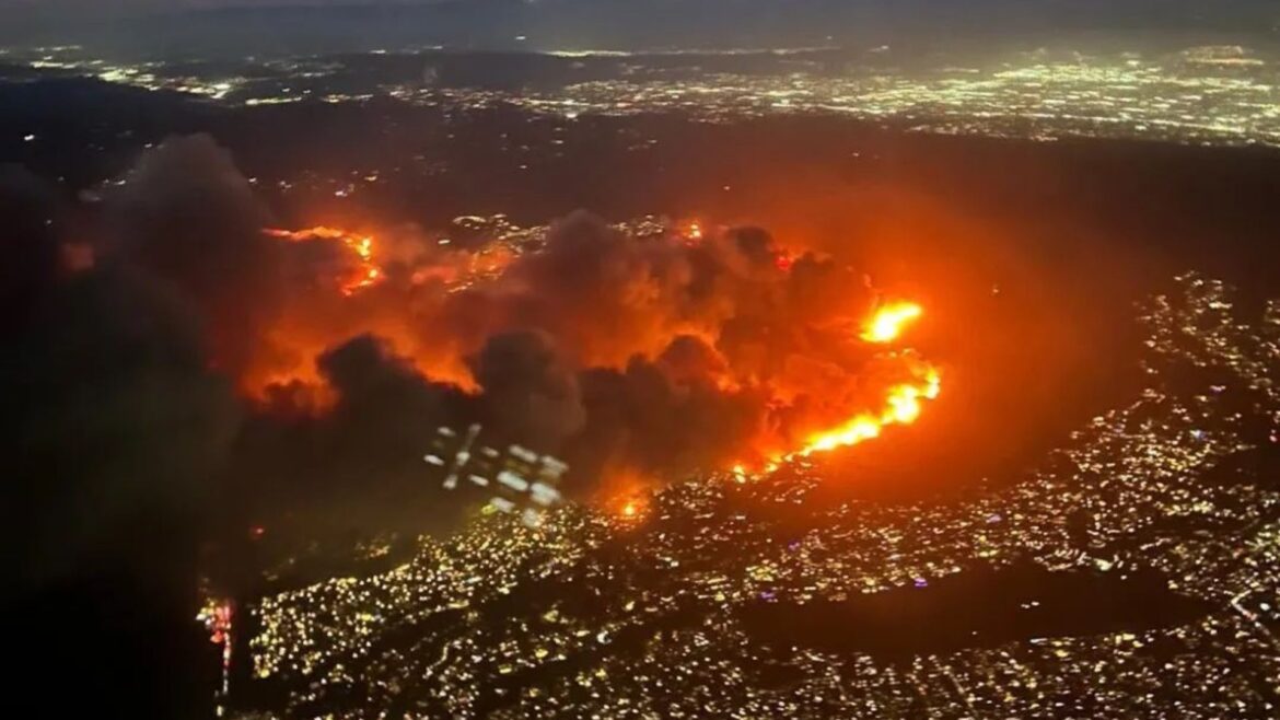 Incendios en Los Ángeles dejan 10 muertos y más de 153,000 evacuados; miles de propiedades destruidas