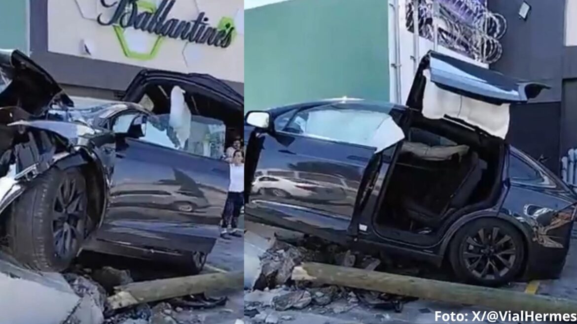 Falla Tesla y choca a alta velocidad en Puebla