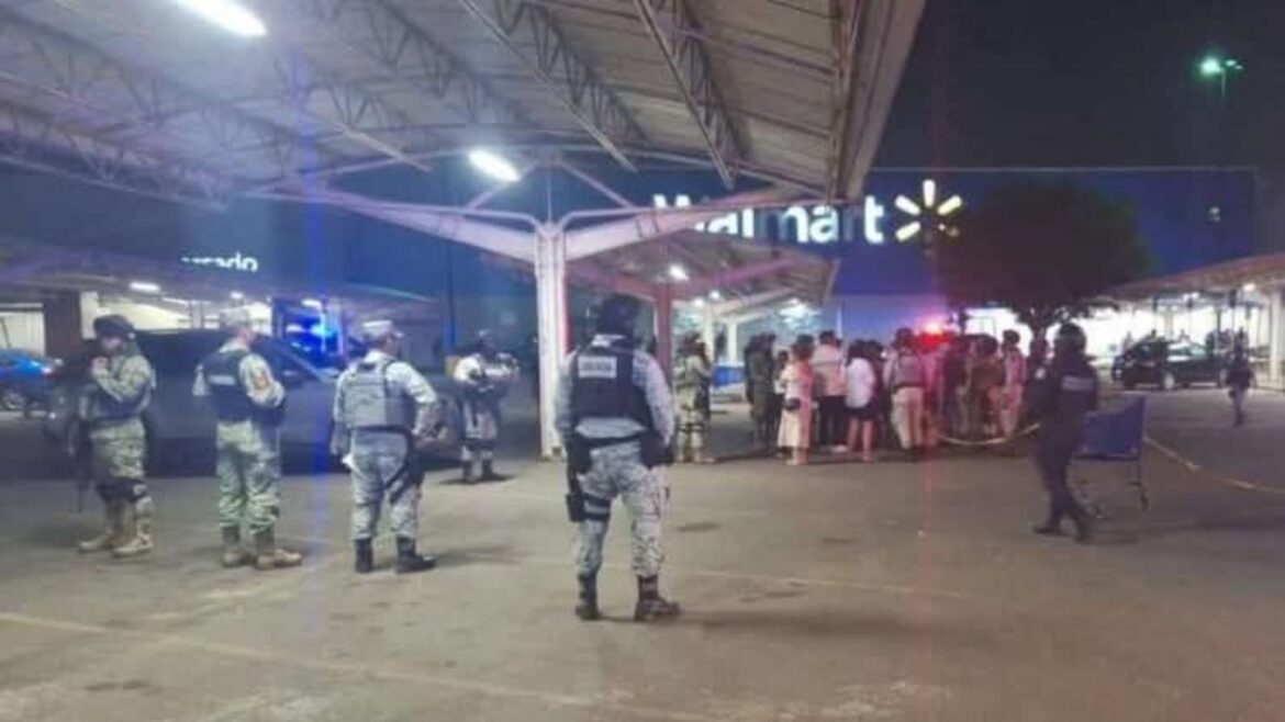 Balacera en WalMart de Villahermosa deja un muerto, un herido y desata pánico en restaurante VIPS