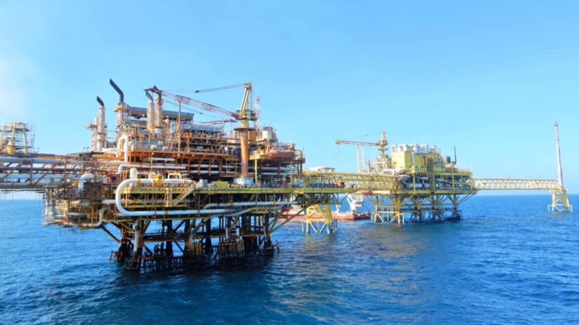 México registra superávit comercial de 3 442 millones de dólares en marzo de 2025 impulsado por exportaciones no petroleras