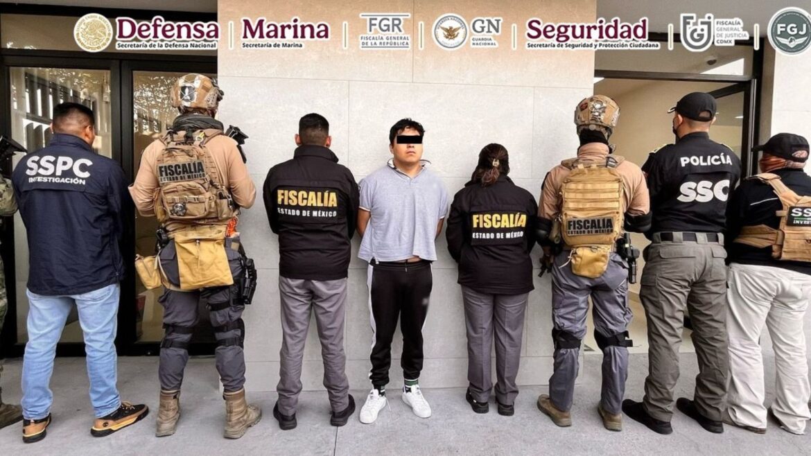 Cae Brandon Salvador “N”, presunto líder de “Los Gastones”, durante cateo en Coacalco