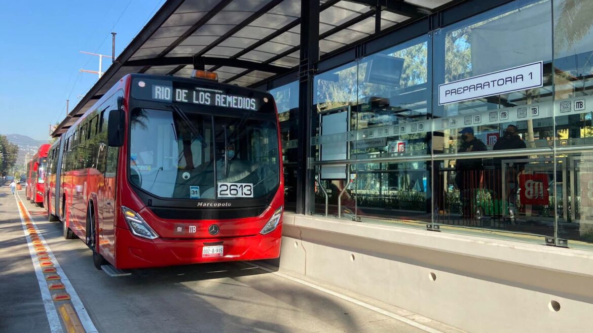 Metrobús Línea 1 amplía servicio nocturno hasta la 01:00 a.m. los viernes y sábados