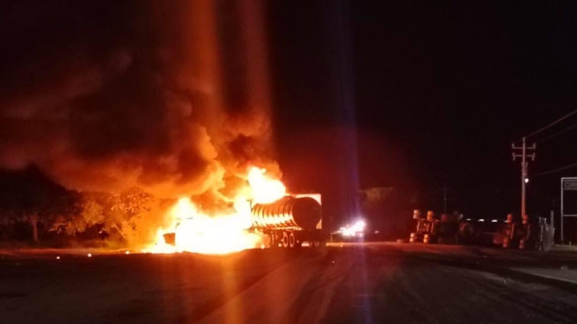 Explosión de pipa en libramiento de Tamaulipas provoca incendio y cierre total de la circulación