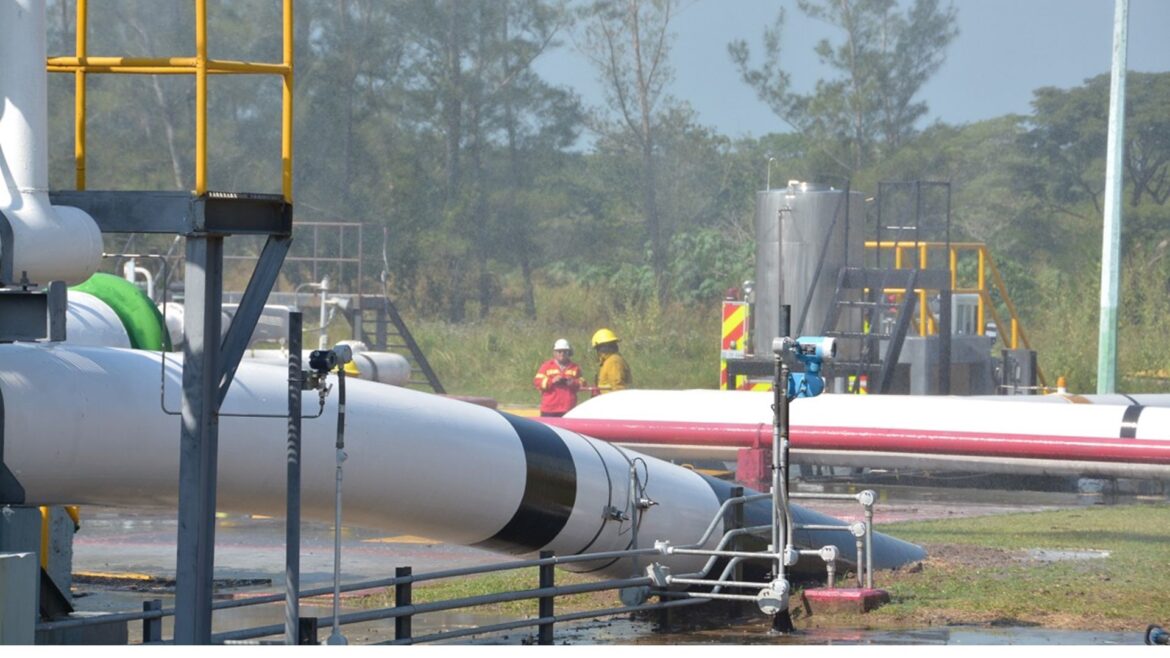 Pemex confirma riesgos en ductos por lluvias en Veracruz
