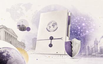 Collage editorial sobre estabilidad financiera e inteligencia artificial, con documentos, redes digitales, edificios financieros, un escudo agrietado y gráficos de mercado.